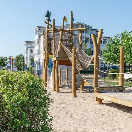 Apartment 350, Seepark